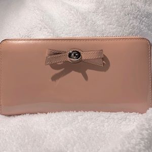 EUC COACH Zip Around Wallet Patent Leather - Nude Pink